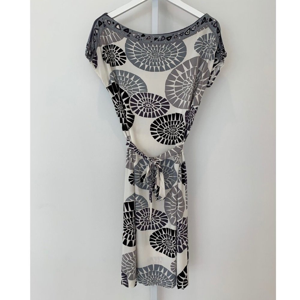 AUDREY MAI GRAY WHITE PRINT BELTED DRESS SIZE SMALL